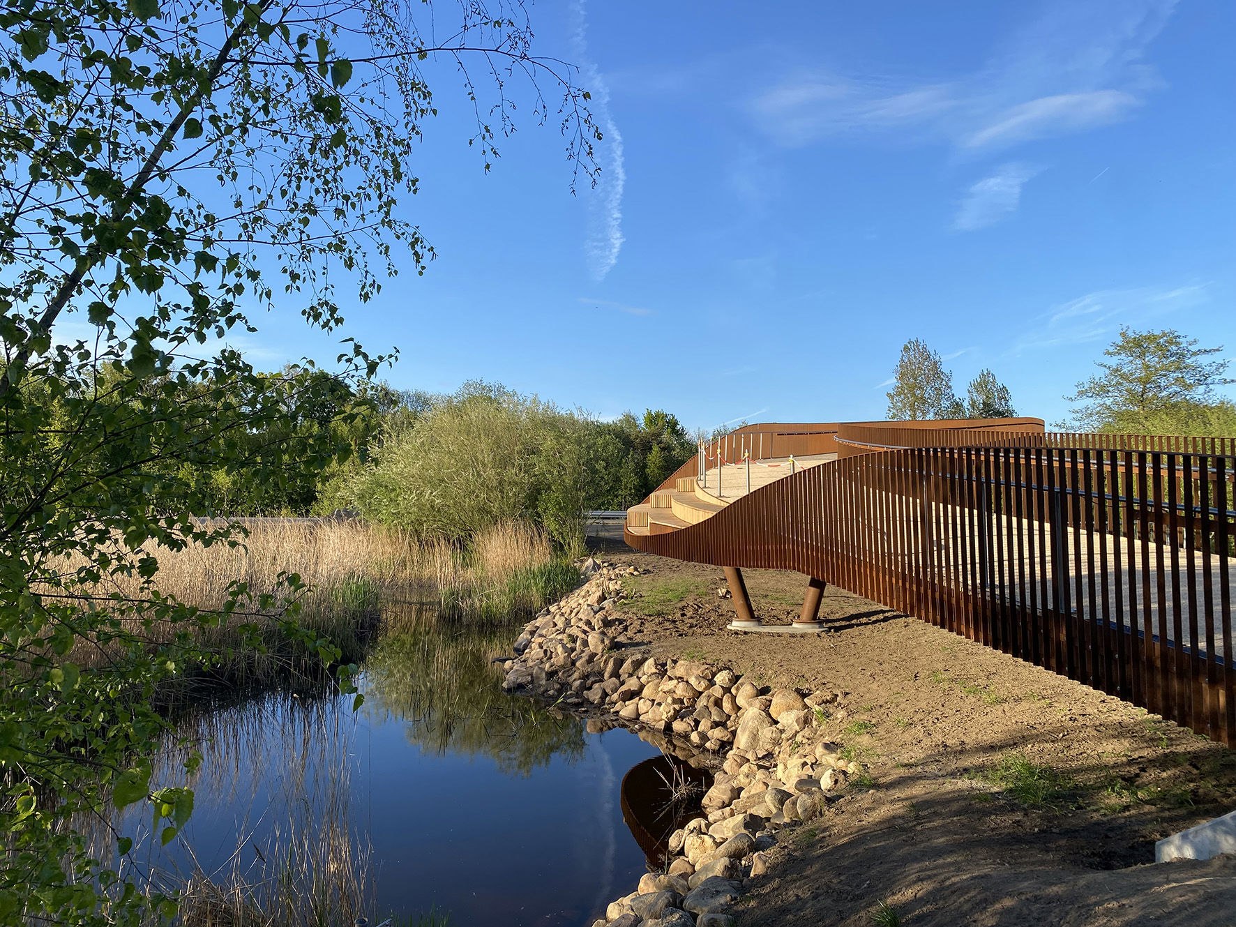 Ny stibro over Bredstenvej sikrer trafiksikkerhed, forbinder Vejle med naturen og skaber en smuk, sammenhængende rute til Vejle Ådal.